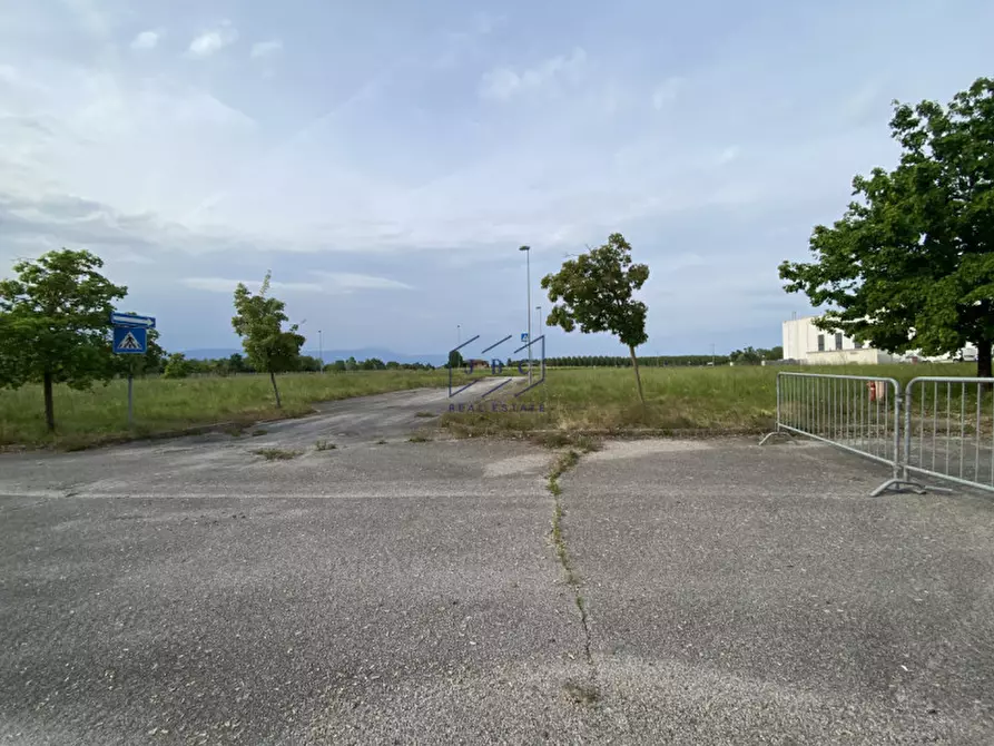 Immagine 11 di Terreno in vendita  in Via Roverat a Portobuffolè