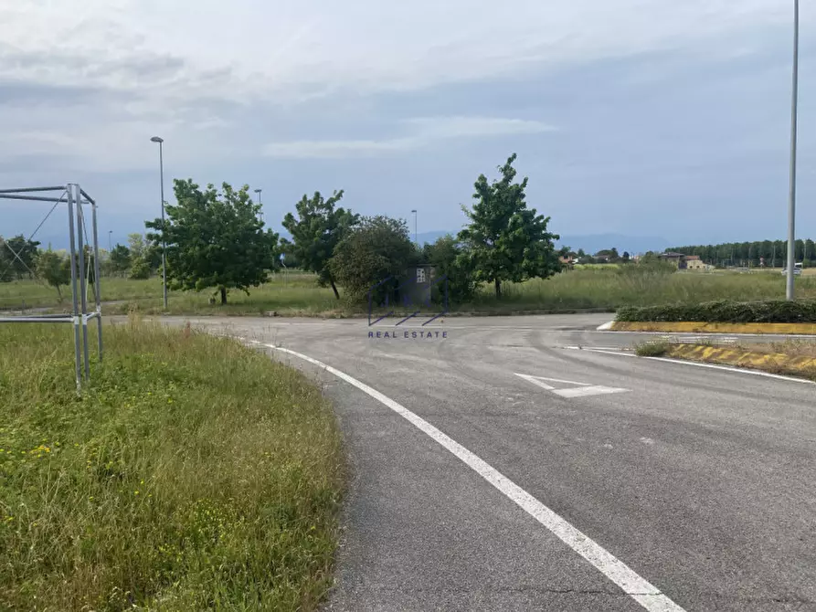 Immagine 15 di Terreno in vendita  in Via Roverat a Portobuffolè