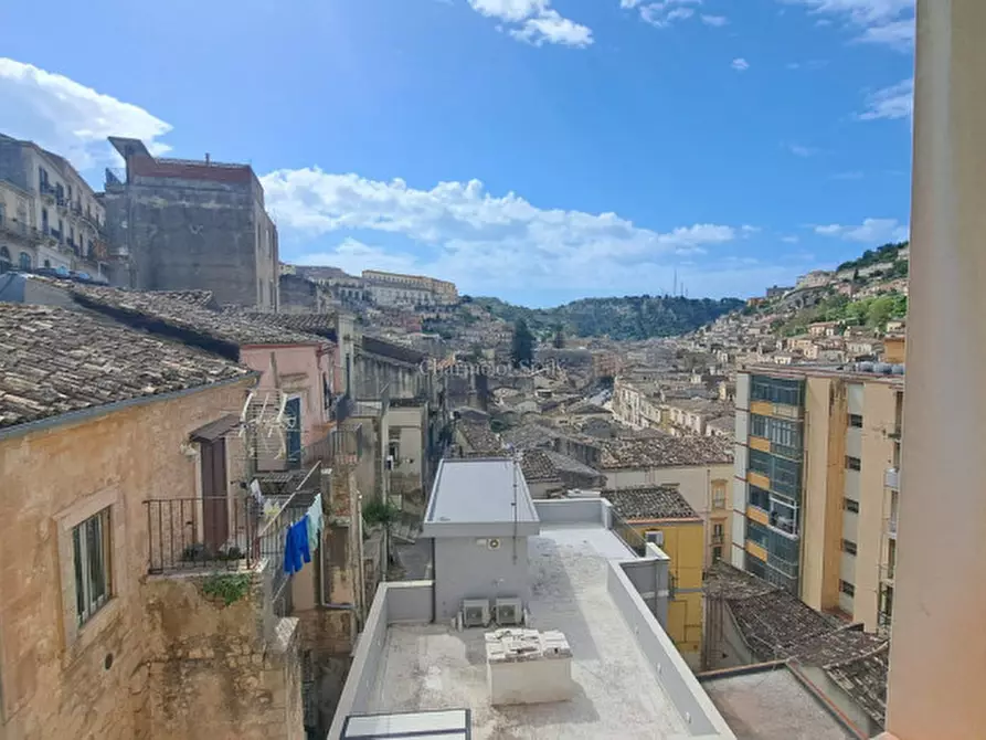 Immagine 18 di Appartamento in vendita  in Corso Umberto I a Modica