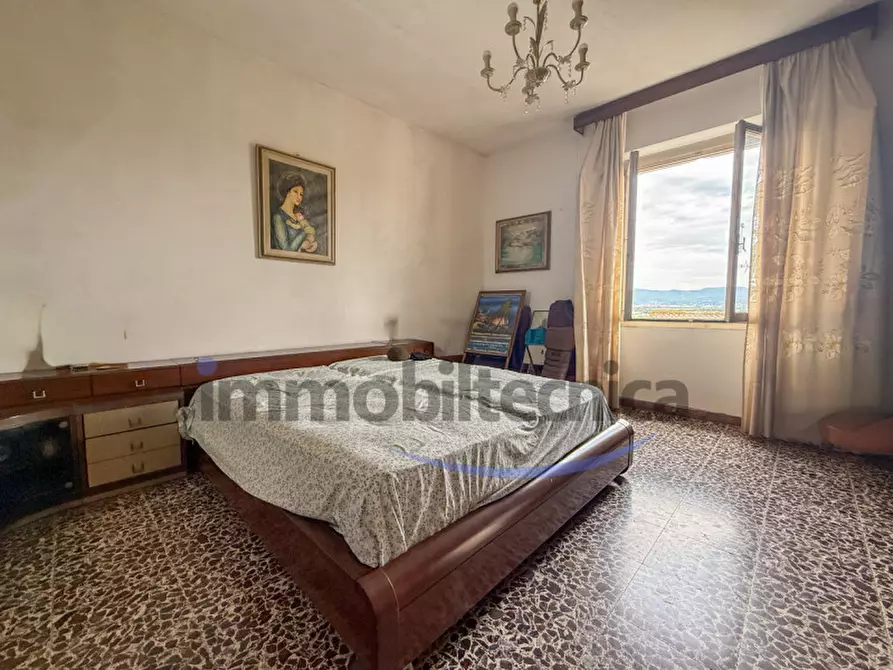 Immagine 10 di Casa indipendente in vendita  in Le Poggiola a Arezzo