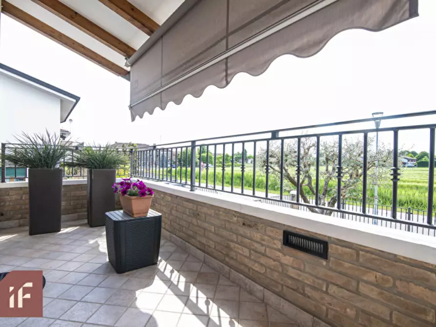 Immagine 8 di Villa in vendita  in via manzoni 8 a Villanova Di Camposampiero