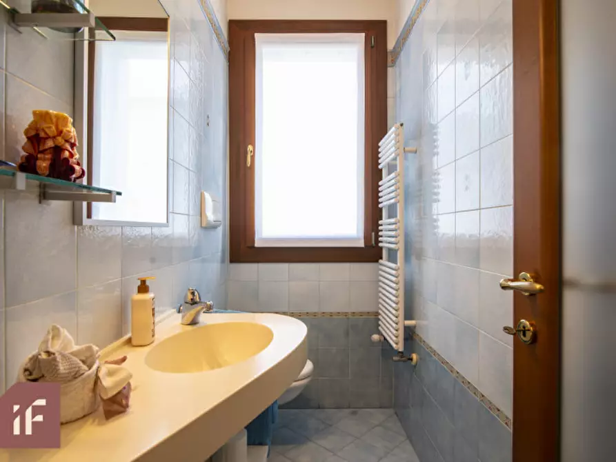 Immagine 9 di Villa in vendita  in via manzoni 8 a Villanova Di Camposampiero