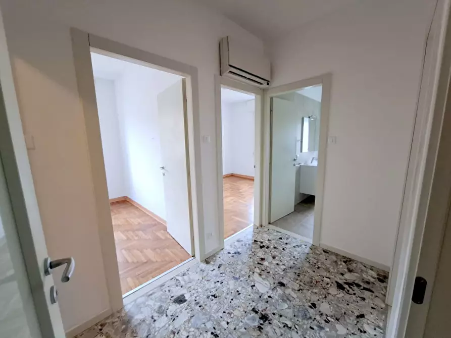 Immagine 15 di Appartamento in vendita  in Via Torino a Padova