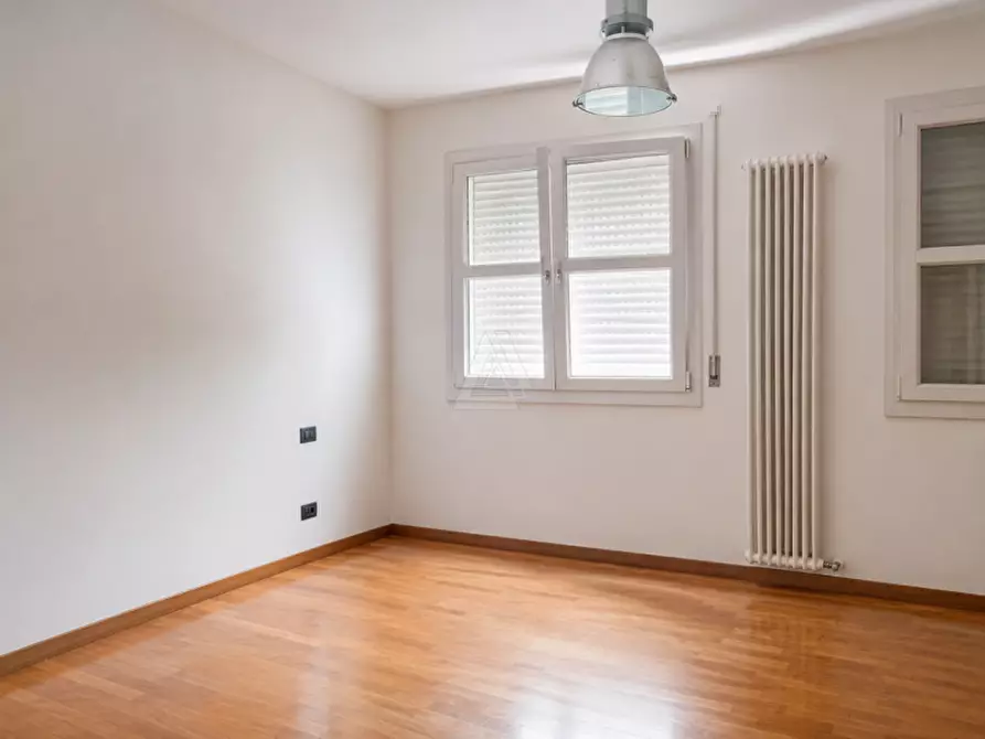 Immagine 5 di Appartamento in vendita  a Castelfranco Veneto