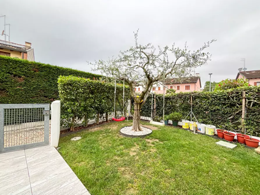 Immagine 5 di Villetta a schiera in vendita  in Via Principale a Casier