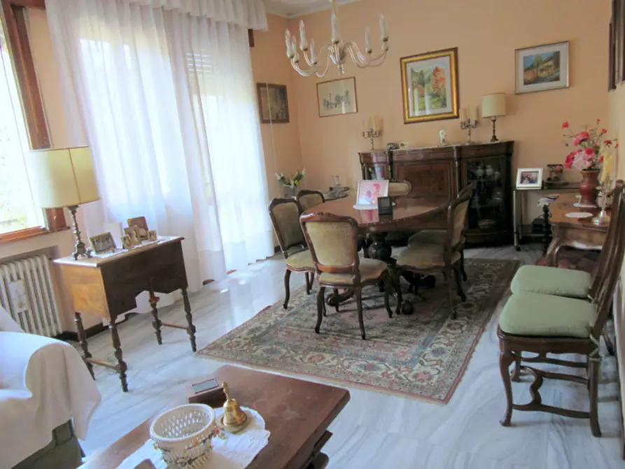 Immagine 1 di Villa in vendita  in Via Mentana a Padova