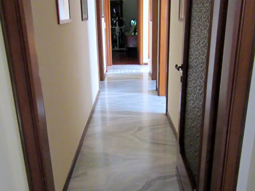 Immagine 14 di Villa in vendita  in Via Mentana a Padova