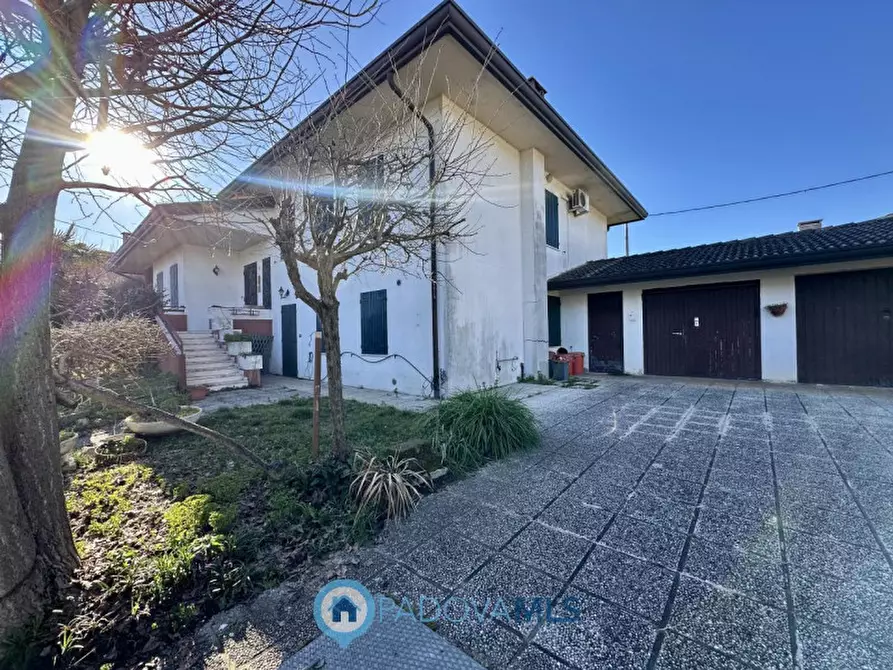 Immagine 1 di Villa in vendita  in Via Risorgimento a Bovolenta