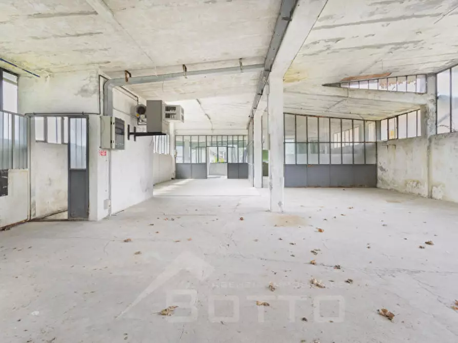 Immagine 2 di Capannone industriale in vendita  in Via San Rocco 26 a Omegna