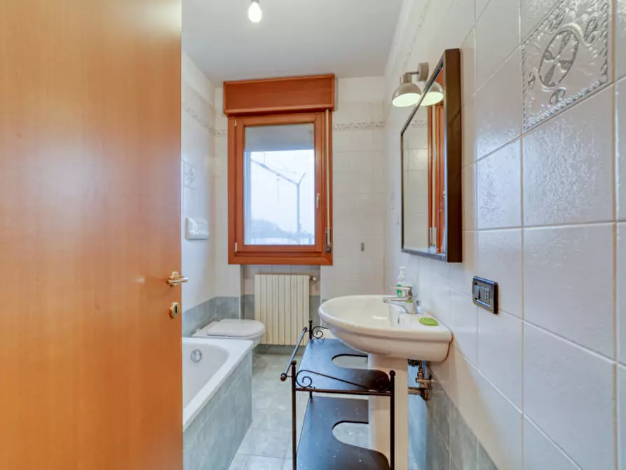 Immagine 10 di Appartamento in vendita  in Via Pioveghetto a Padova