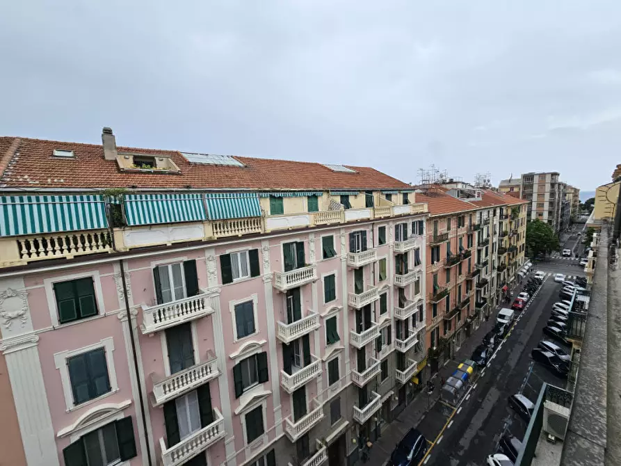Immagine 3 di Attico in vendita  in via Guidobono a Savona