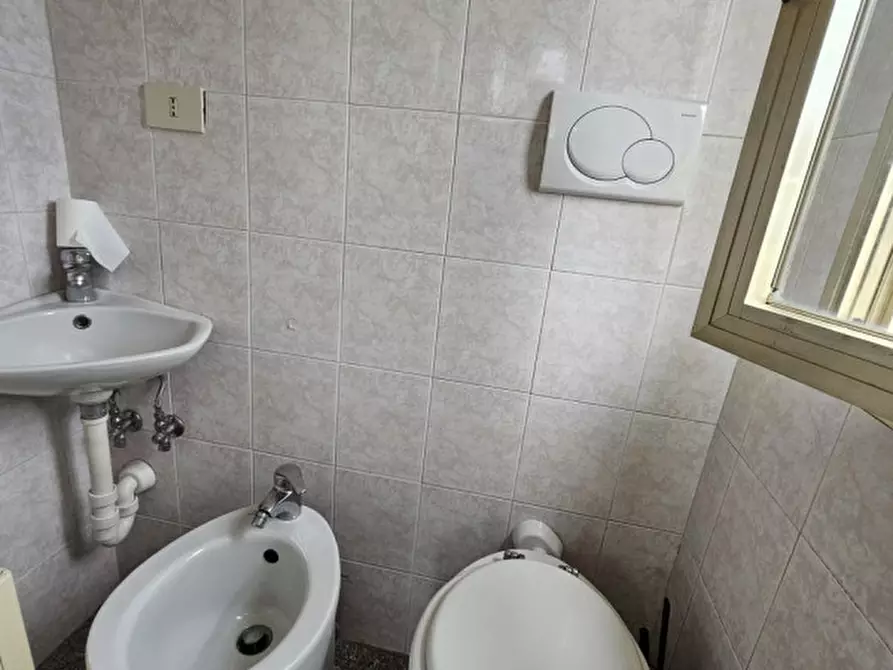 Immagine 20 di Attico in vendita  in via Guidobono a Savona