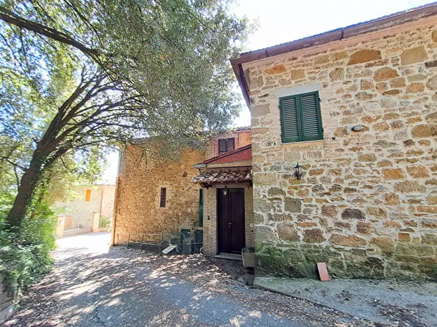 Immagine 5 di Villetta a schiera in vendita  a Passignano Sul Trasimeno