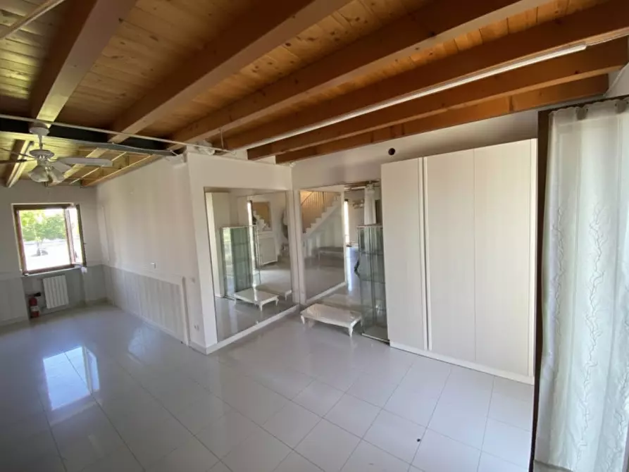 Immagine 3 di Appartamento in vendita  in via Piave a Villafranca Di Verona