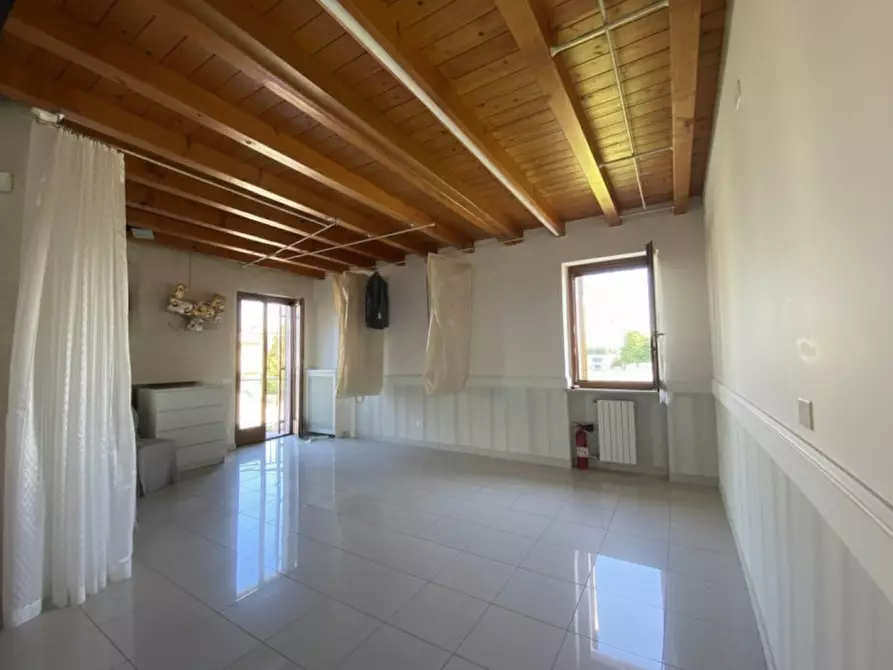 Immagine 6 di Appartamento in vendita  in via Piave a Villafranca Di Verona