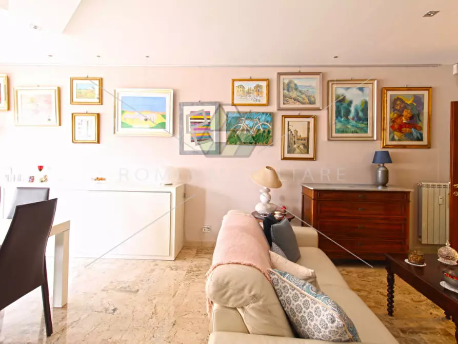 Immagine 4 di Appartamento in vendita  in Via dei Velieri a Roma