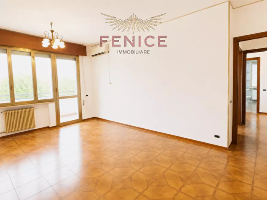 Immagine 1 di Appartamento in vendita  in Via Galileo Galilei a Montebelluna
