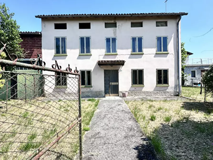 Immagine 1 di Casa indipendente in vendita  in Via Vegre 30 a Montecchio Precalcino