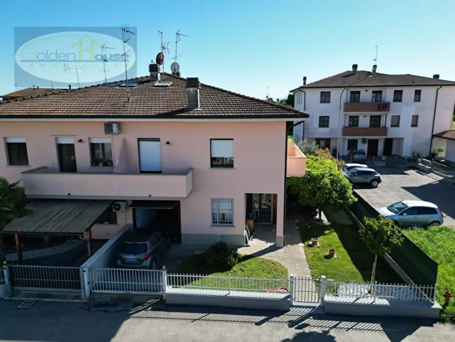 Immagine 1 di Casa quadrifamiliare in vendita  in Via Leonardo Da Vinci 9 a Molinella