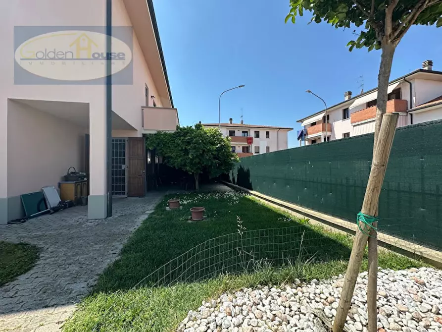 Immagine 29 di Casa quadrifamiliare in vendita  in Via Leonardo Da Vinci 9 a Molinella