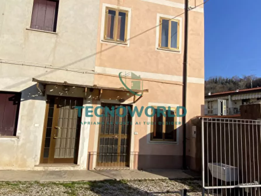 Immagine 1 di Rustico / casale in vendita  in Via Capovilla a Carrè