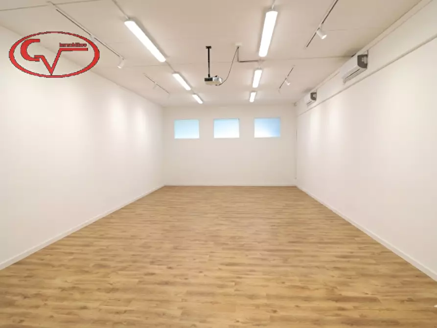 Immagine 3 di Laboratorio in vendita  in Viale Filippo Turati a Loro Ciuffenna