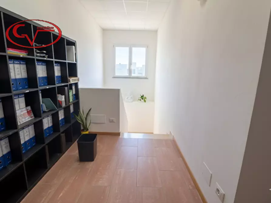 Immagine 9 di Laboratorio in vendita  in Viale Filippo Turati a Loro Ciuffenna