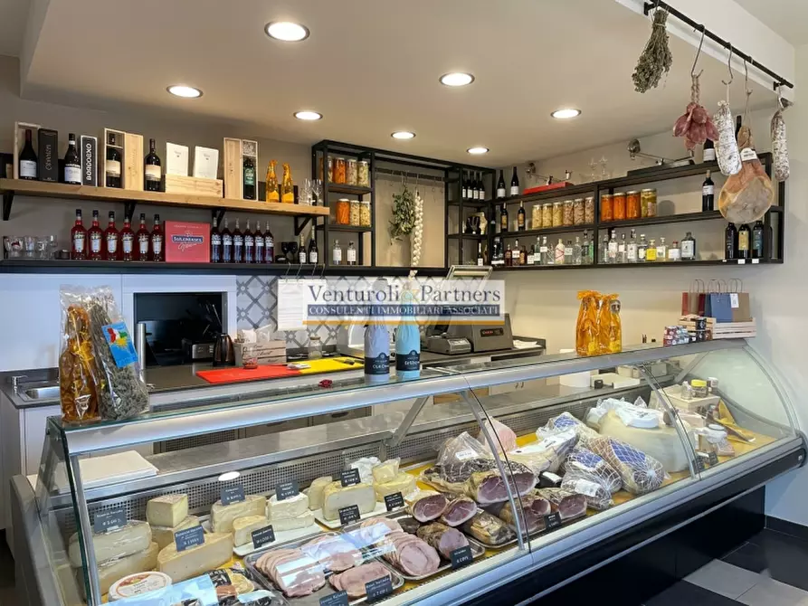 Immagine 12 di Attività commerciale in vendita  in Via Monte Falò 4 a Lonato del Garda