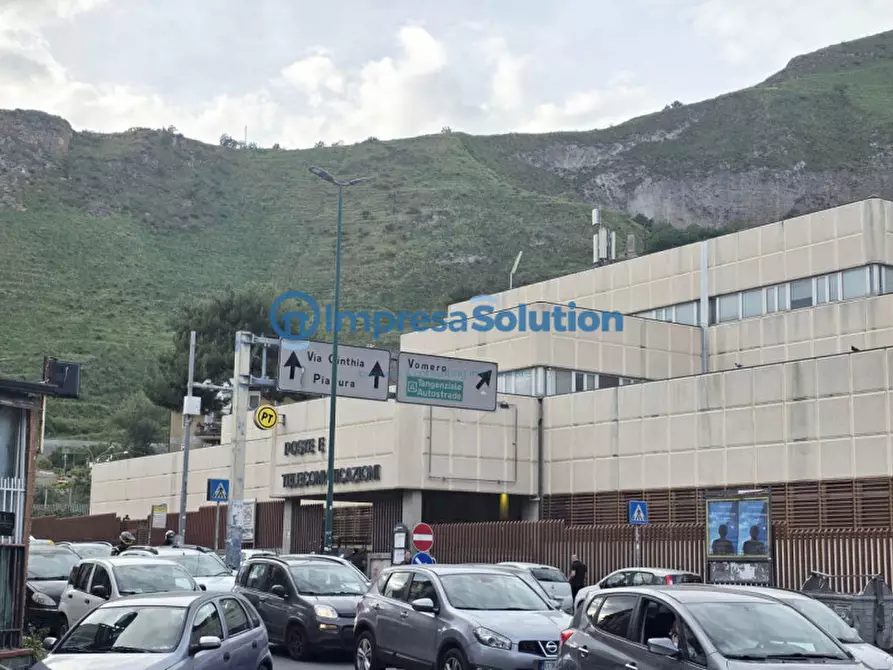 Immagine 1 di Garage in vendita  in II Traversa Privata Epomeo a Napoli