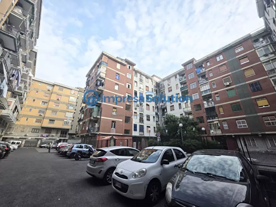 Immagine 2 di Garage in vendita  in II Traversa Privata Epomeo a Napoli