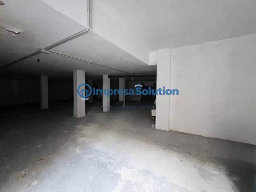 Immagine 8 di Garage in vendita  in II Traversa Privata Epomeo a Napoli