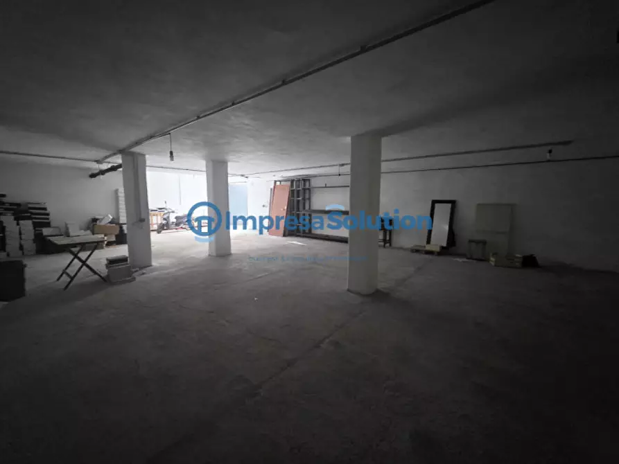 Immagine 13 di Garage in vendita  in II Traversa Privata Epomeo a Napoli