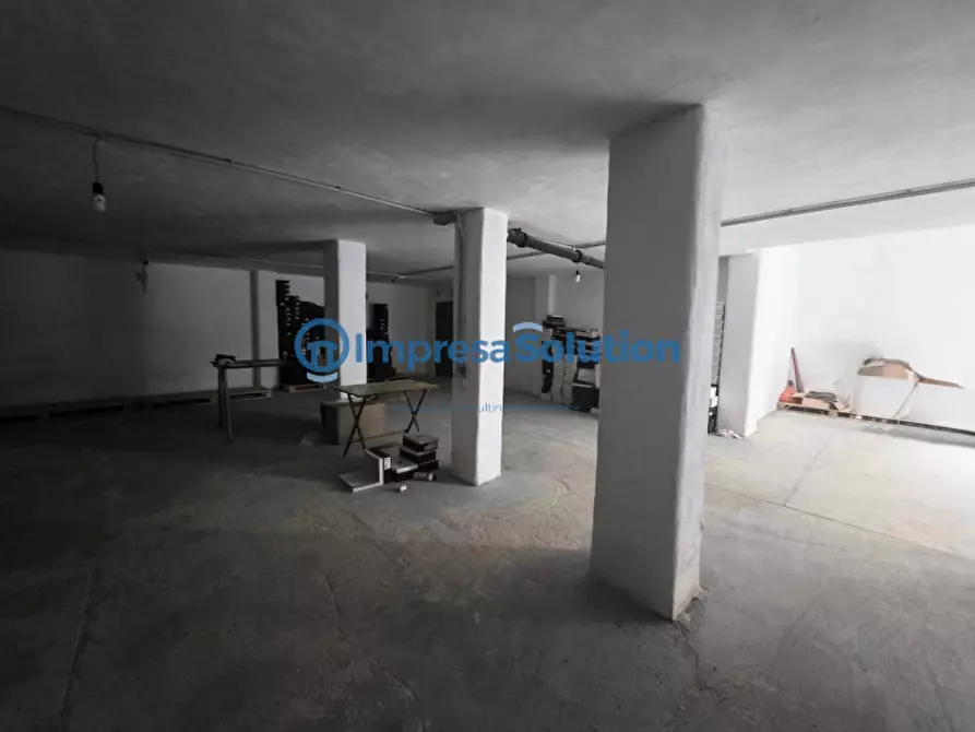 Immagine 16 di Garage in vendita  in II Traversa Privata Epomeo a Napoli