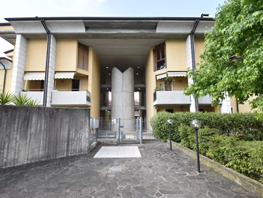 Immagine 1 di Appartamento in vendita  in via ferdinando magellano 20 a Bussolengo