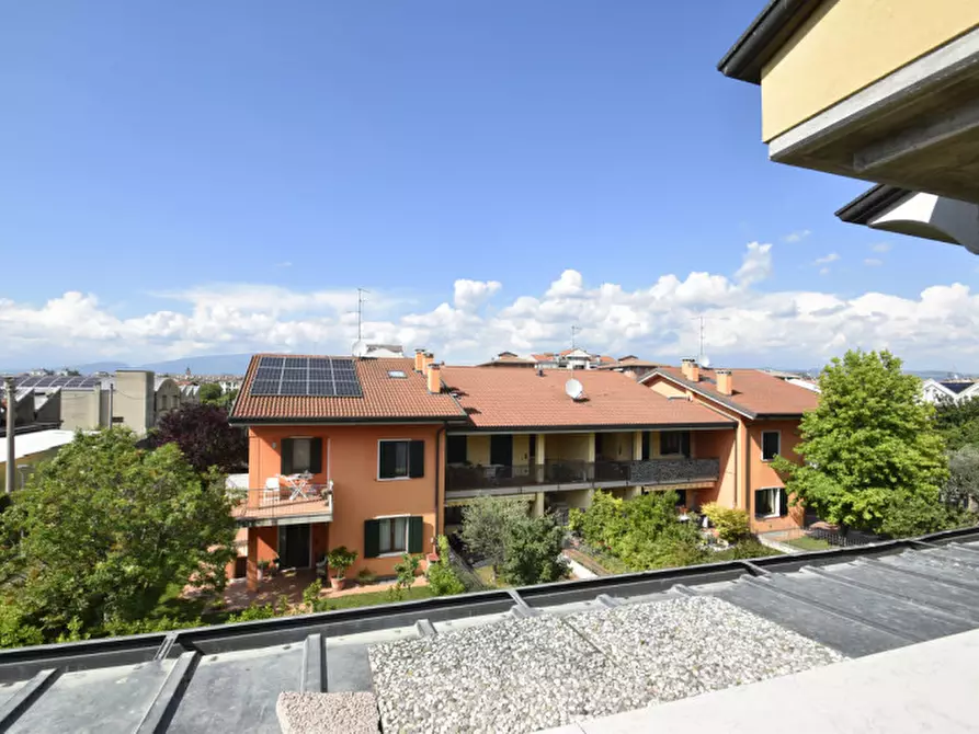 Immagine 13 di Appartamento in vendita  in via ferdinando magellano 20 a Bussolengo