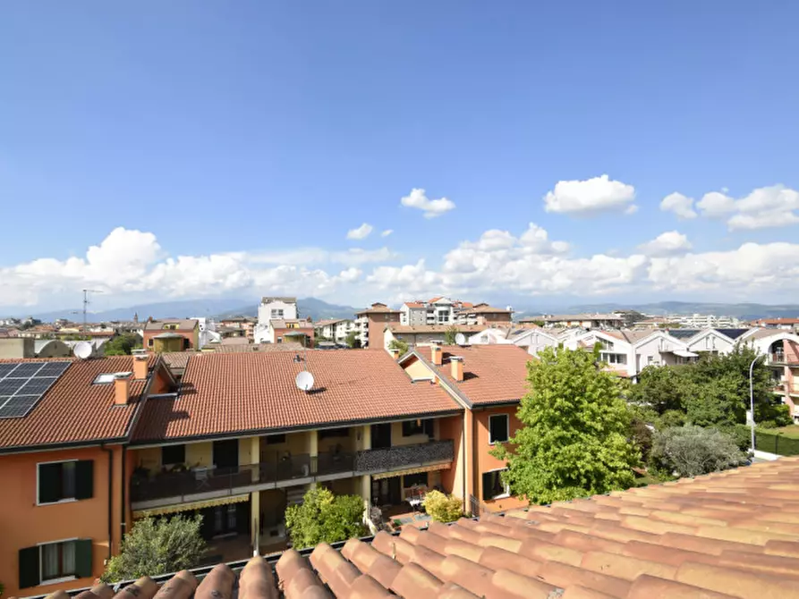 Immagine 30 di Appartamento in vendita  in via ferdinando magellano 20 a Bussolengo