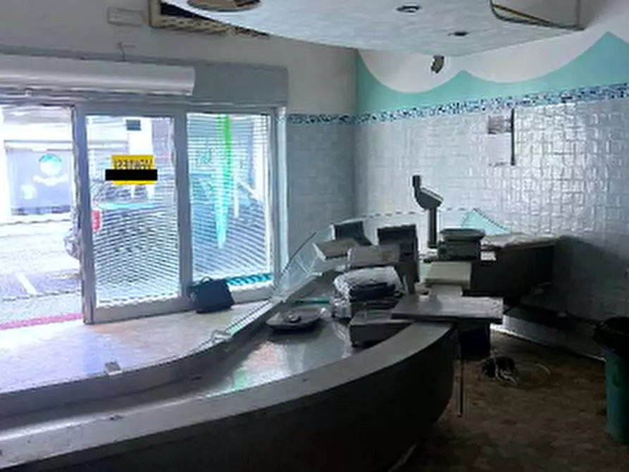 Immagine 3 di Negozio in vendita  in Via Rovereto, 6 a Pordenone