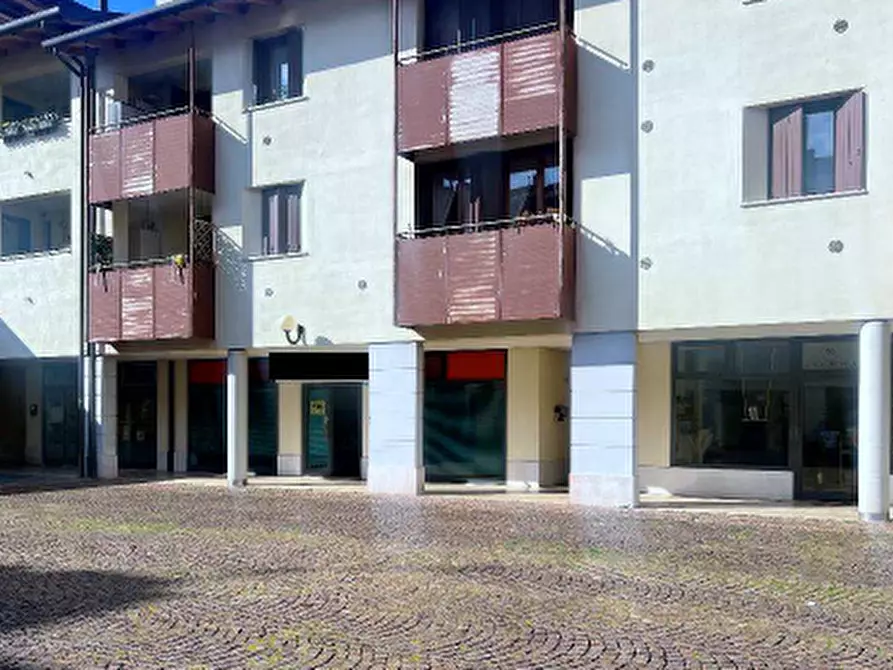 Immagine 1 di Negozio in vendita  in Piazza Nicolo' di Maniago, 24 a Maniago