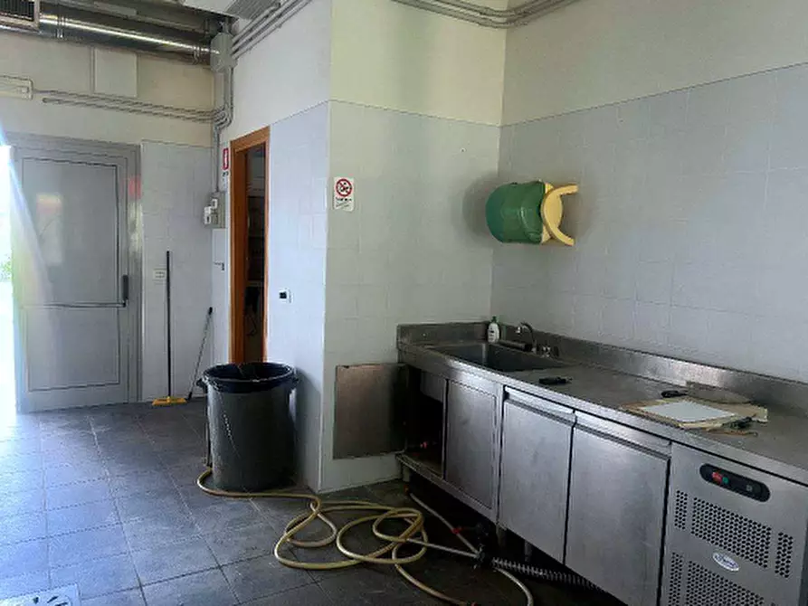 Immagine 5 di Negozio in vendita  in Piazza Nicolo' di Maniago, 24 a Maniago