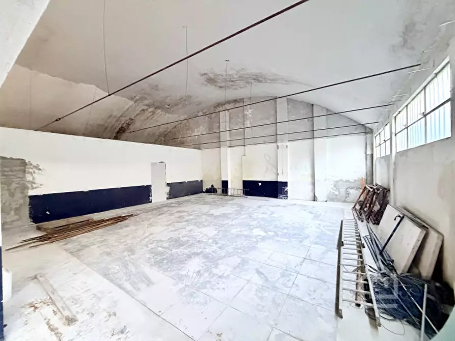 Immagine 2 di Magazzino in vendita  in Corso Camillo Benso Conte di Cavour 64 a Trino Vercellese