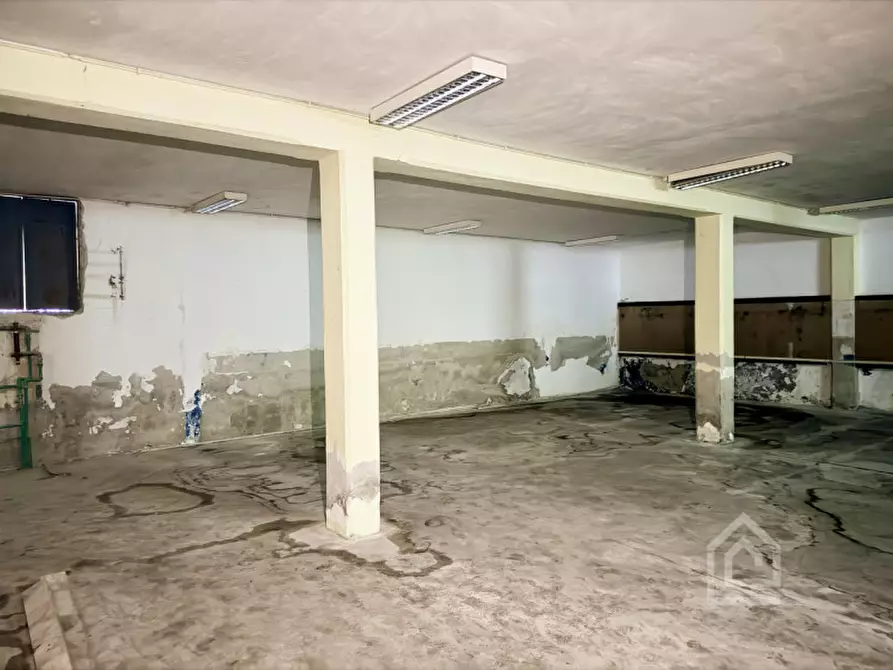 Immagine 29 di Magazzino in vendita  in Corso Camillo Benso Conte di Cavour 64 a Trino Vercellese