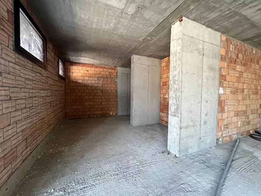 Immagine 7 di Negozio in affitto  a Fiesso D'artico