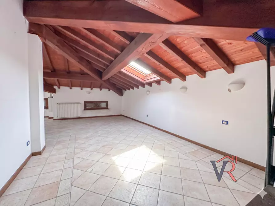 Immagine 3 di Appartamento in vendita  in Via IV Novembre a Lograto