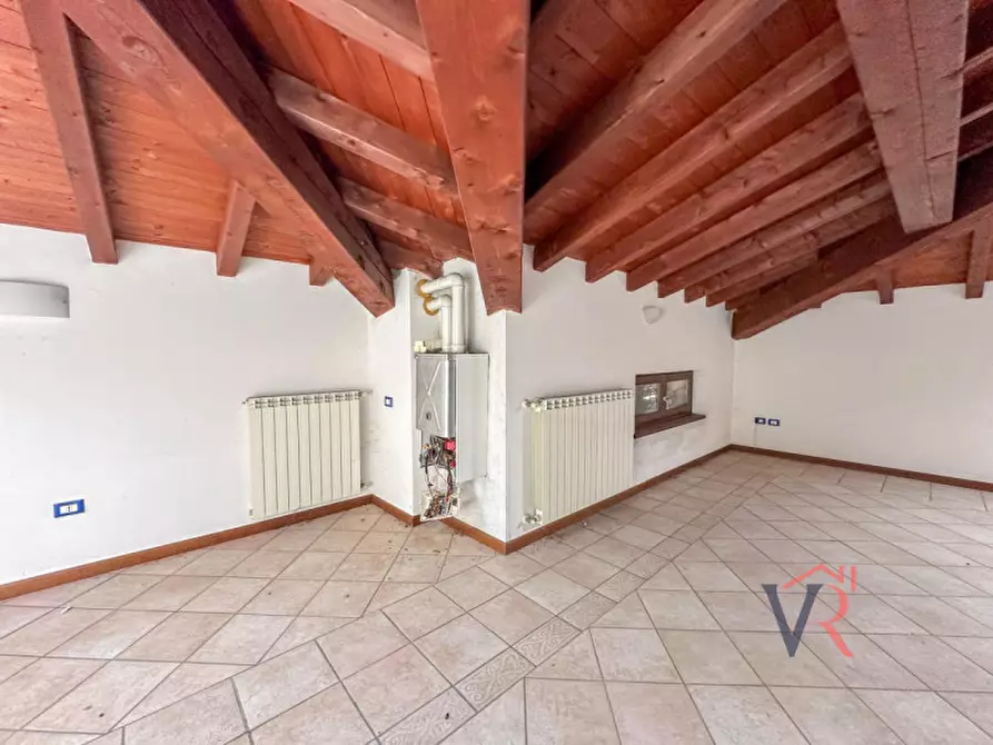 Immagine 5 di Appartamento in vendita  in Via IV Novembre a Lograto