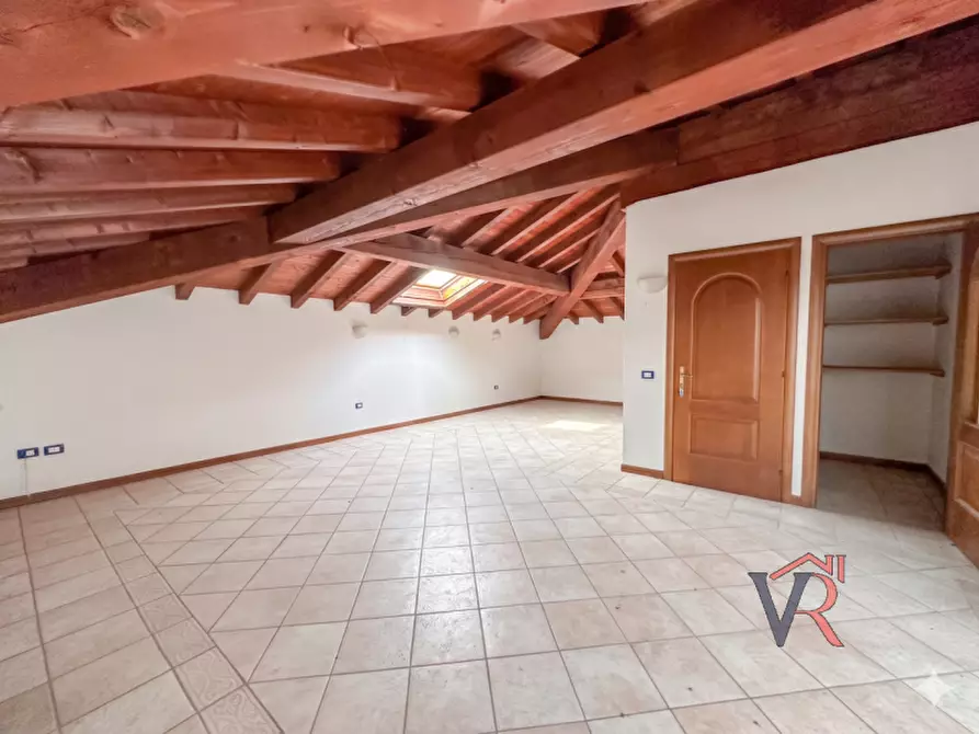 Immagine 7 di Appartamento in vendita  in Via IV Novembre a Lograto