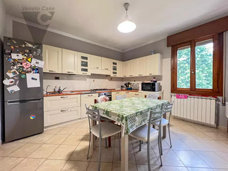 Immagine 1 di Appartamento in vendita  in Viale Risorgimento a Adria