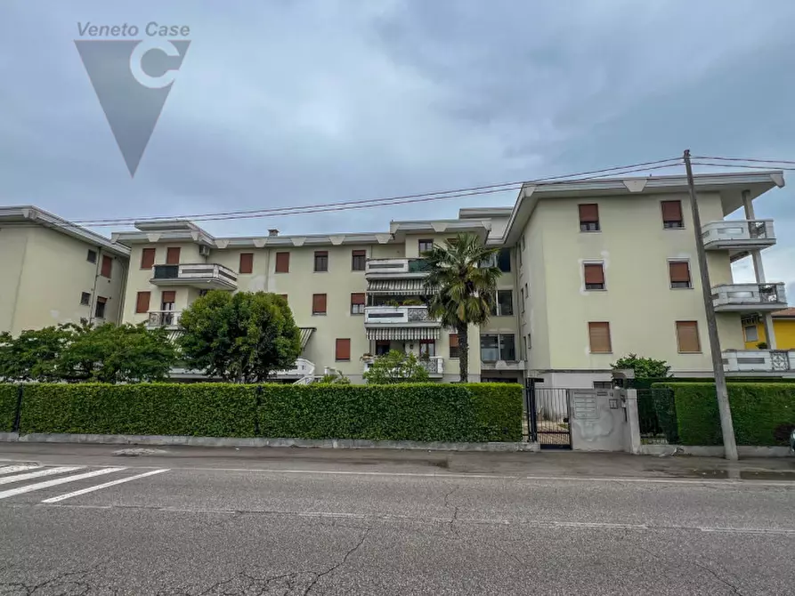 Immagine 27 di Appartamento in vendita  in Viale Risorgimento a Adria
