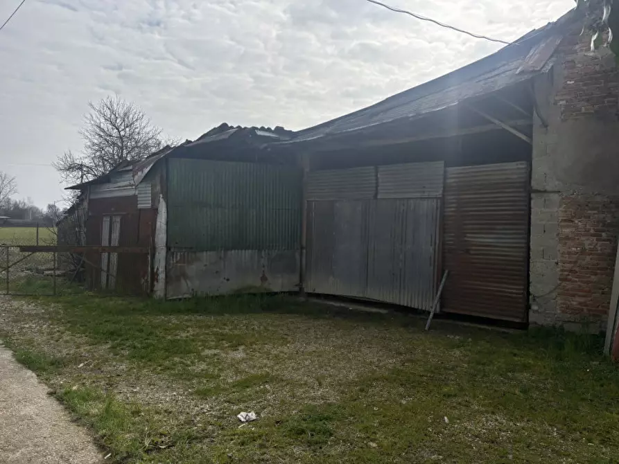 Immagine 15 di Rustico / casale in vendita  in via Cappella a Campodarsego