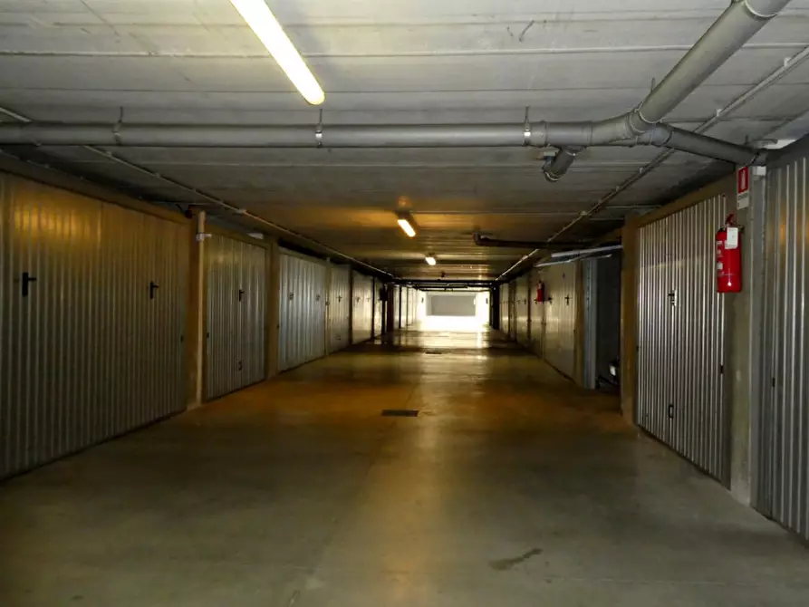 Immagine 2 di Garage in vendita  in Via Legione Antonini a Vicenza
