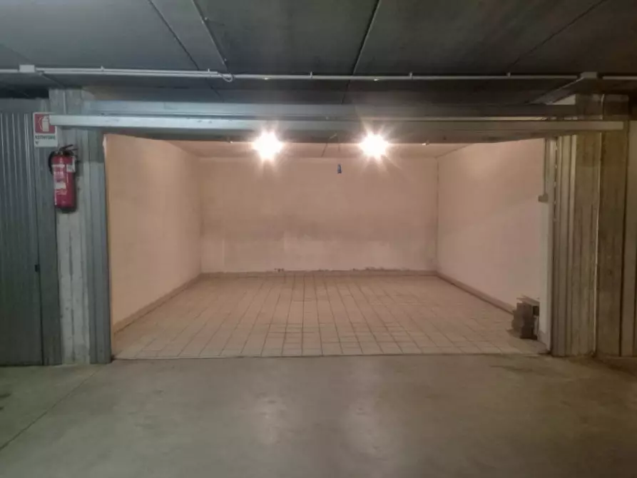 Immagine 3 di Garage in vendita  in Via Legione Antonini a Vicenza